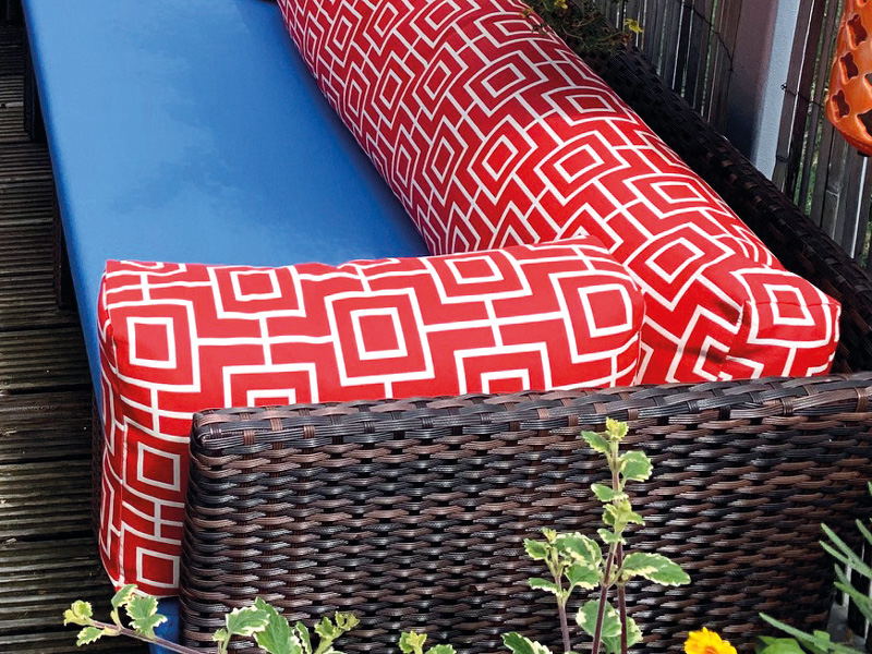 Re-covered seat cushions for a garden dining/lounge area
